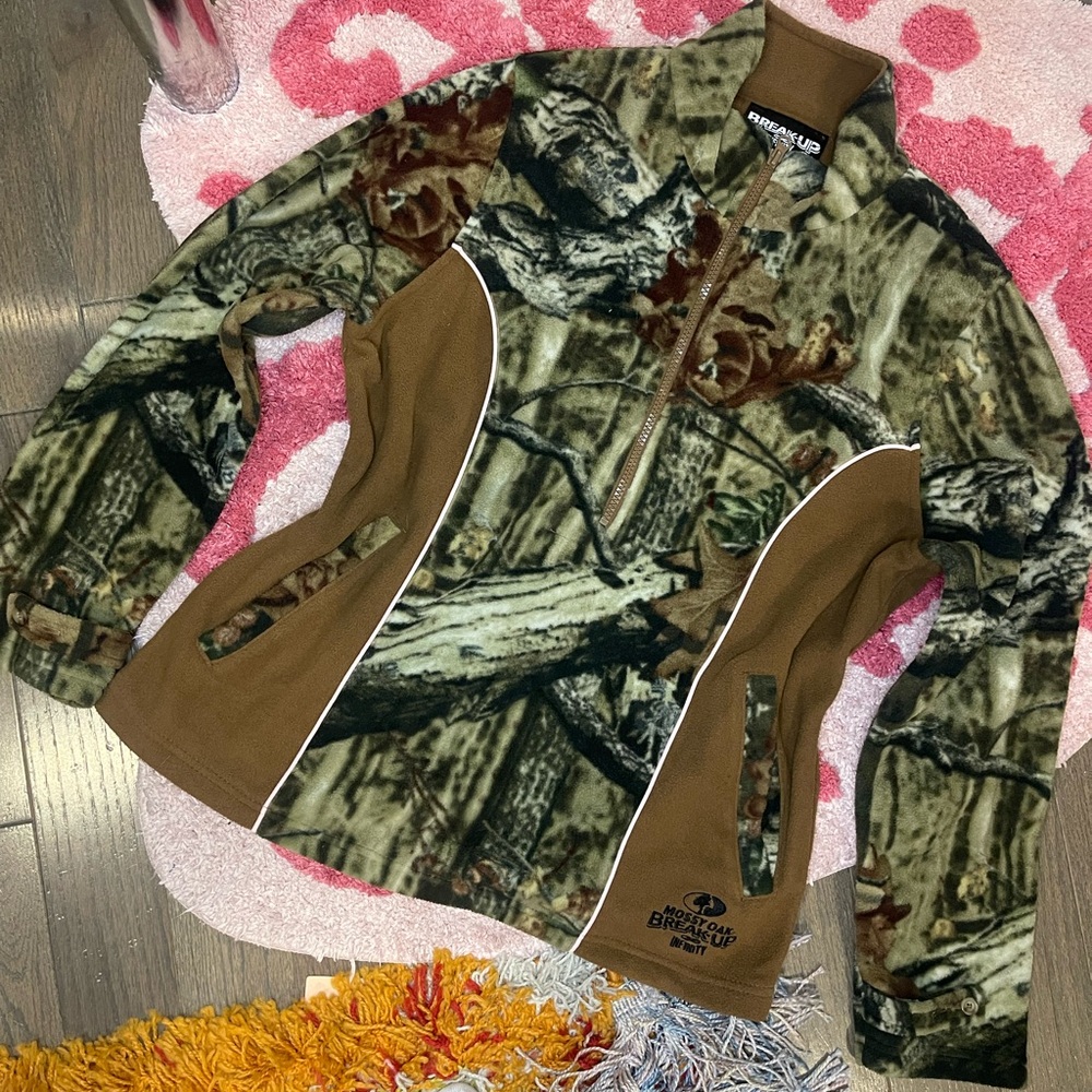 Camo quarter zip fleece pullover size L